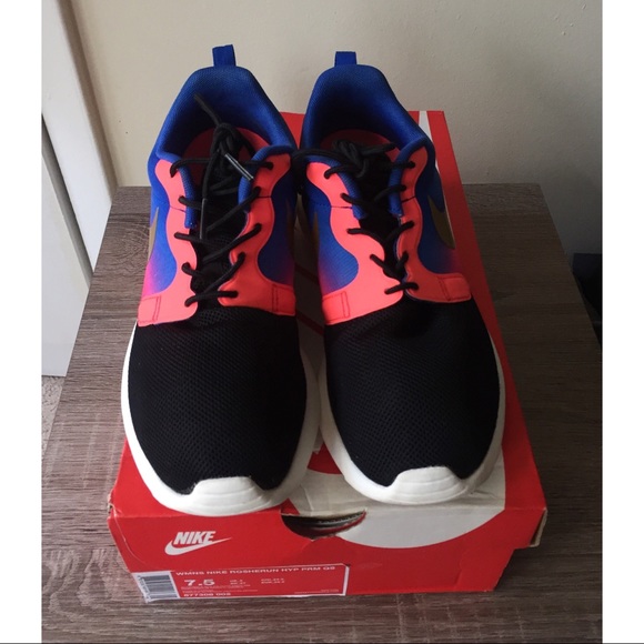 SOLD VIA MERC! NIKE ROSHE RUN HYPERFUSE PREMIUM - Picture 4 of 8